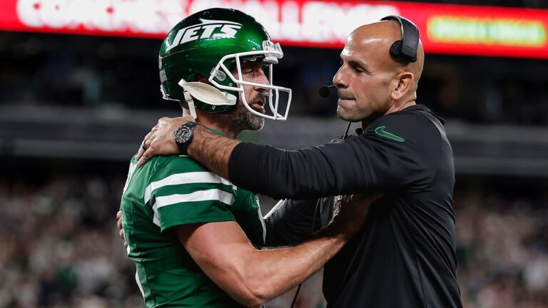 Aaron Rodgers explains why he refused to hug Robert Saleh after Jets' home-opening win