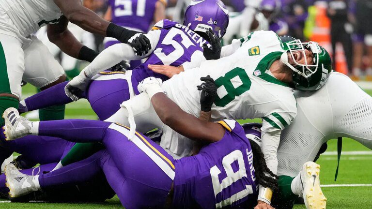 Aaron Rodgers exits Jets game after taking an awkward hit, but reveals he's still struggling with injury